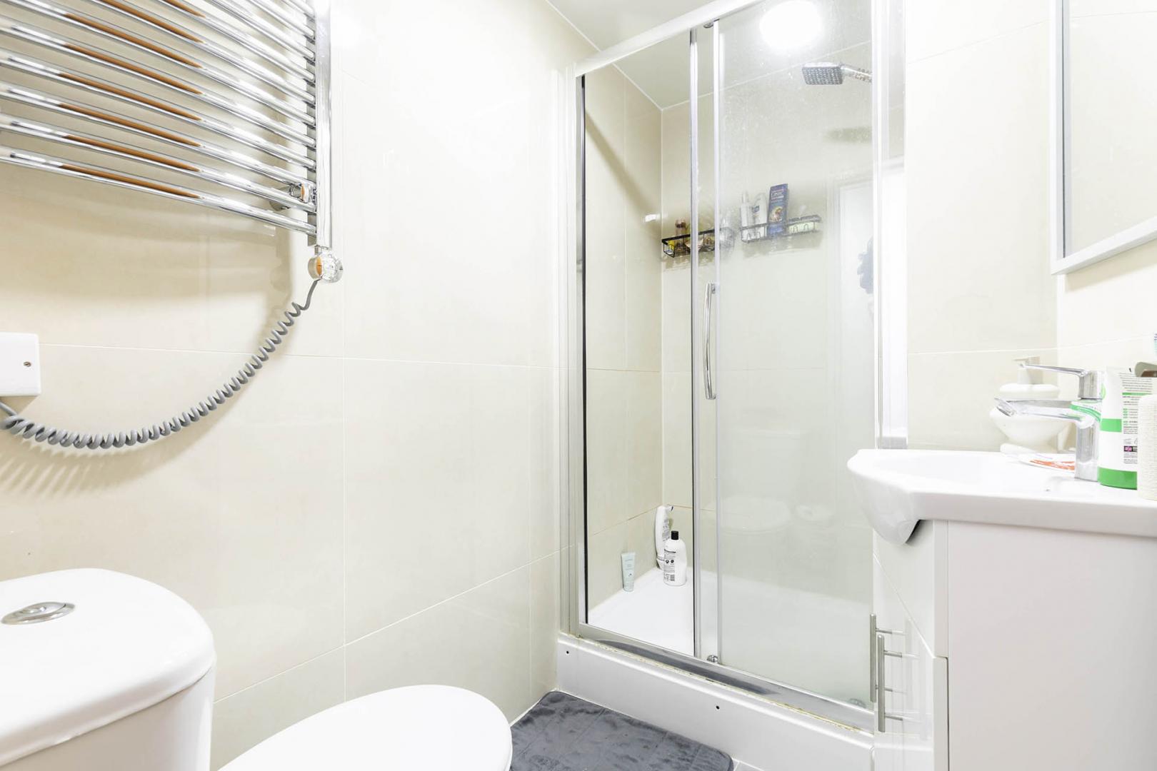 Recently Refurbished Apartment High Road, Willesden Green (£150 towards your moving cost)